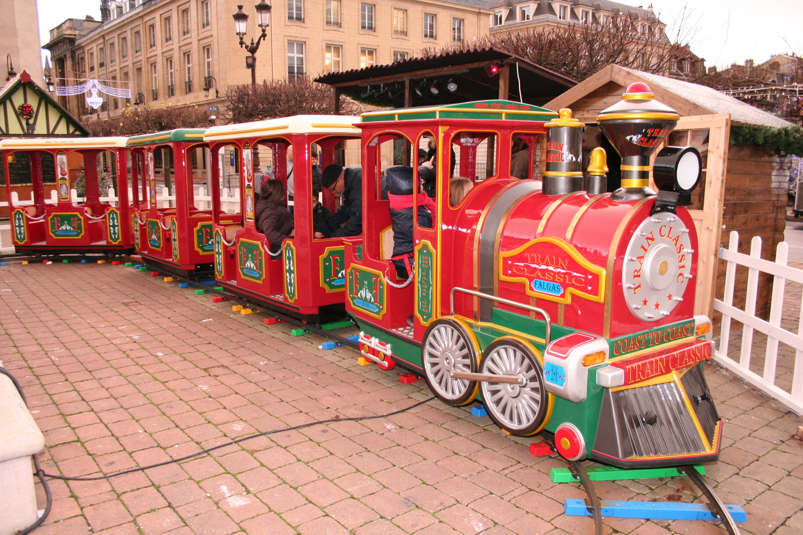 Pacific Train sur rails pour toutes occasion Noël, Halloween, festivités.